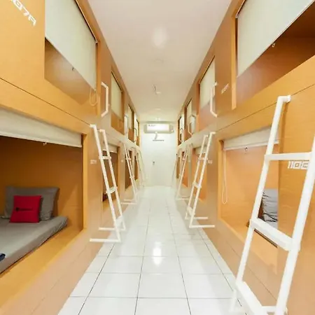 Reddoorz Hostel Near Taman Puring-3